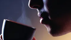 A manhã não deve começar com café — especialista diz quando é melhor bebê-lo