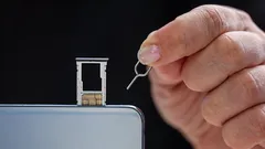 Não precisa de o deitar fora: encontraram uma utilidade para o clipe de extração do cartão SIM