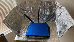 Pode a folha de alumínio reforçar o sinal Wi‑Fi? Um engenheiro partilhou a sua opinião